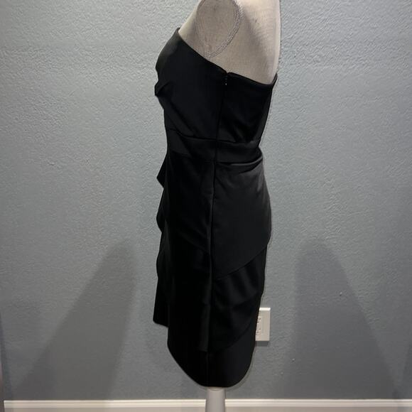 White House Black Market Satin Lined Strapless Beautiful Cocktail Dress - Size 4 - Picture 4 of 10